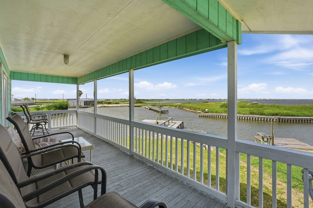554 Copano Cove Road Rockport, TX 78382 - Photo 19 of 40