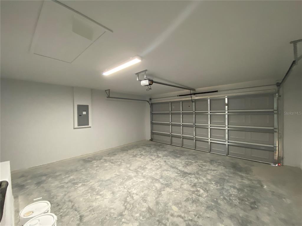 16767 Southwest 21st Terrace Road Ocala, FL 34473 - Photo 30 of 30 a view of an empty room with a white walls