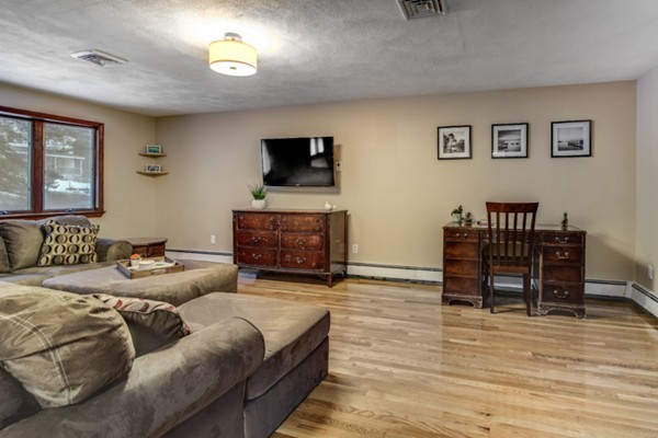 190 Taft Road Wilmington, MA 01887 - Photo 9 of 29 Gallery Image 9