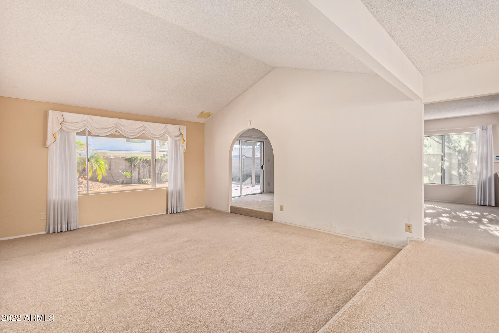 2439 West Hearn Road Phoenix, AZ 85023 - Photo 15 of 66 LR_Angle_Hearn