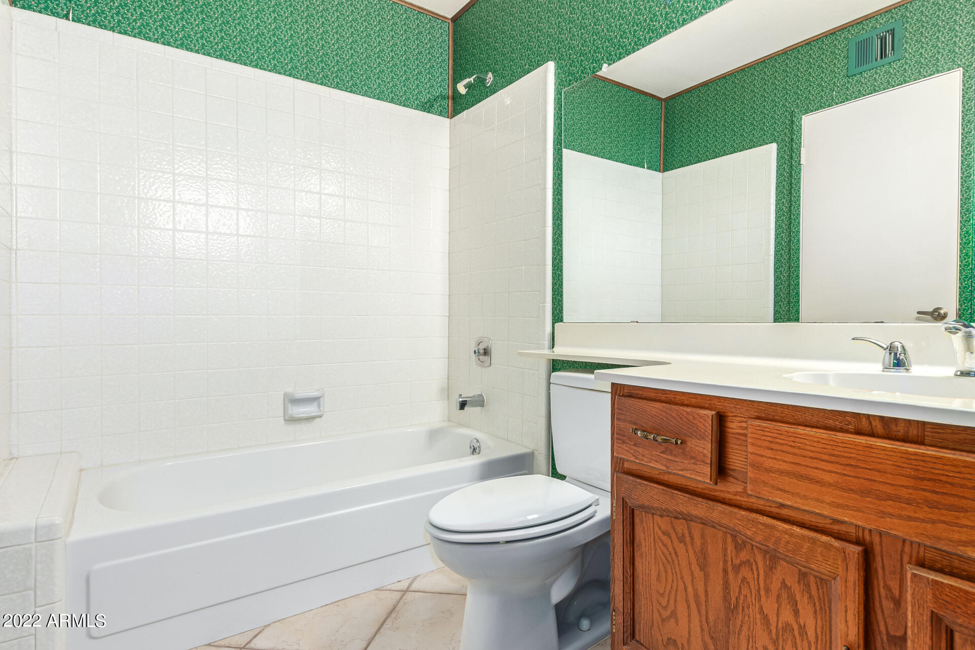 2439 West Hearn Road Phoenix, AZ 85023 - Photo 41 of 66 Guest Bath