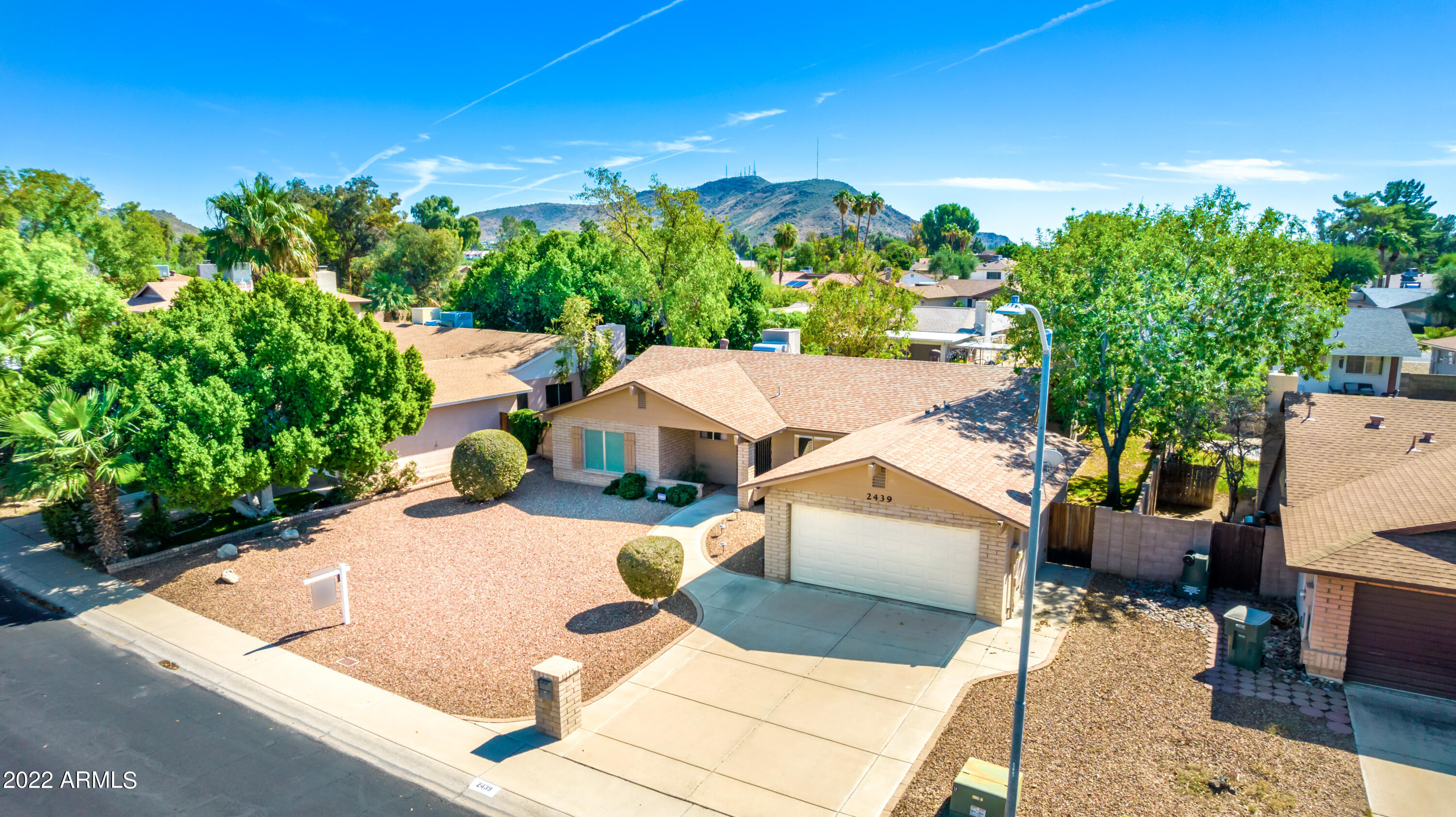 2439 West Hearn Road Phoenix, AZ 85023 - Photo 9 of 66 02 - Hearn-4