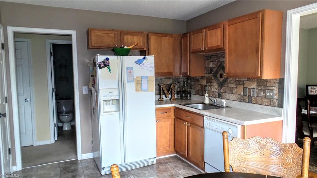 1742 Sink Farm Road Lexington, NC 27295 - Photo 5 of 30 Gallery Image 5