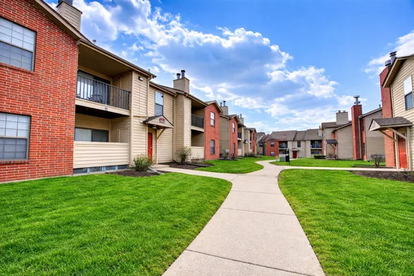 $2,250 | 1955 North Hicks Road, Unit 105, Palatine, IL 60074