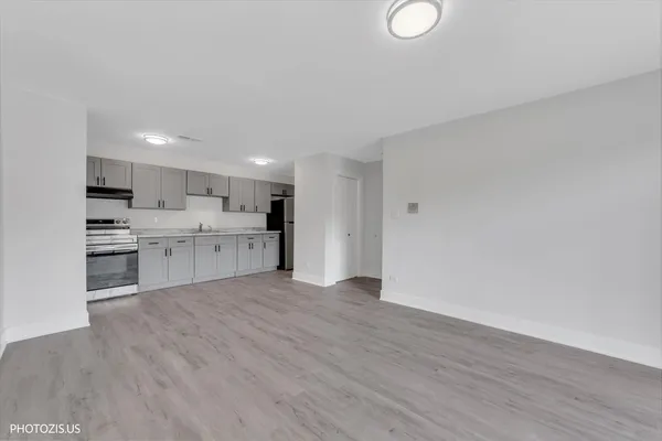 $2,250 | 1955 North Hicks Road, Unit 105, Palatine, IL 60074