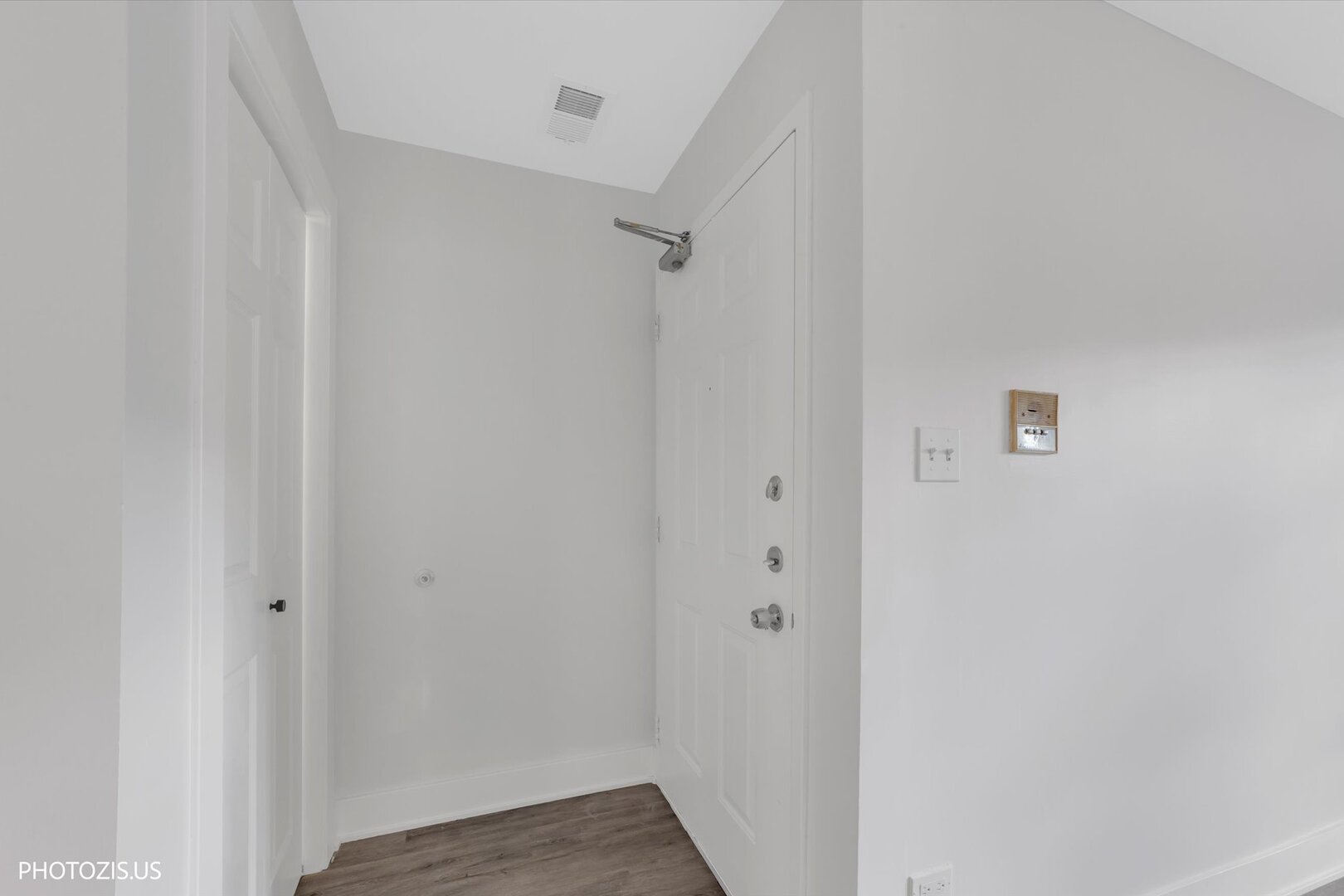 1955 North Hicks Road, Unit 105 Palatine, IL 60074 - Photo 8 of 25
