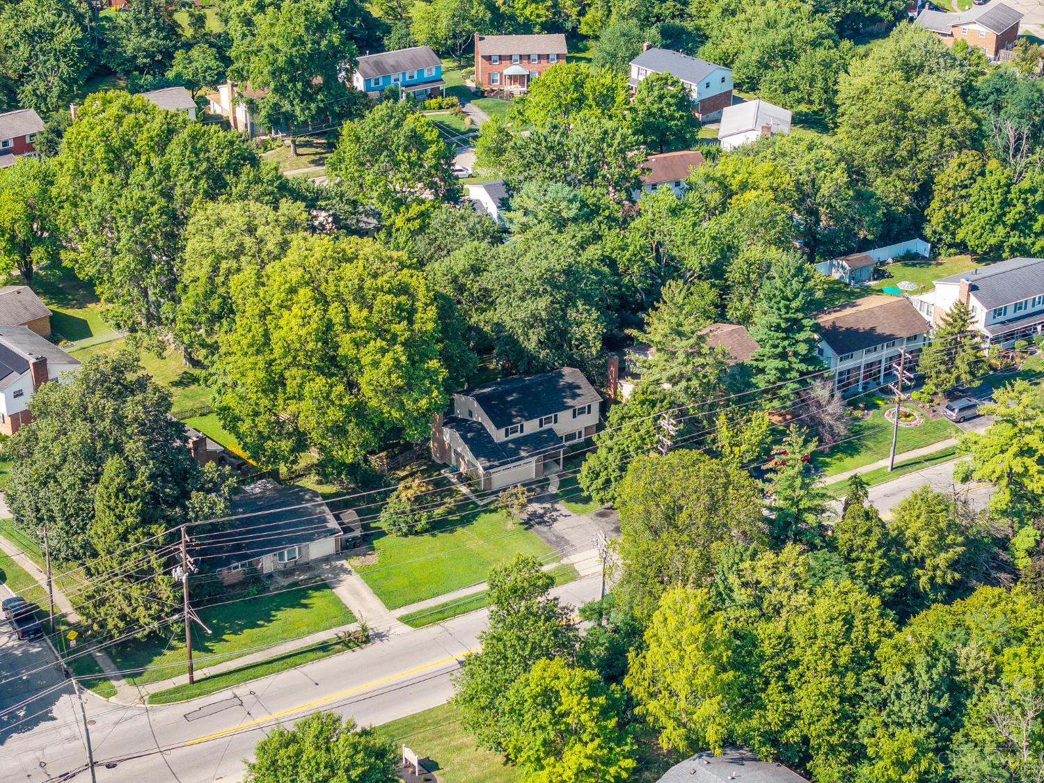 831 Compton Road Cincinnati, OH 45231 - Photo 3 of 65