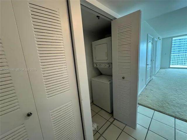 $2,599 | 1200 Brickell Bay Drive, Unit 3405, Miami, FL 33131