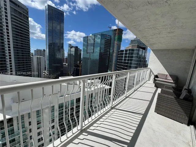 $2,599 | 1200 Brickell Bay Drive, Unit 3405, Miami, FL 33131