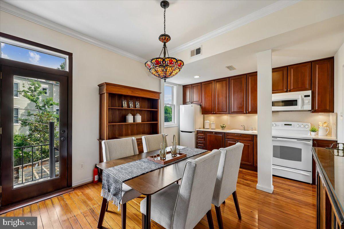 126 E Street Southeast Washington, DC 20003 - Photo 12 of 38