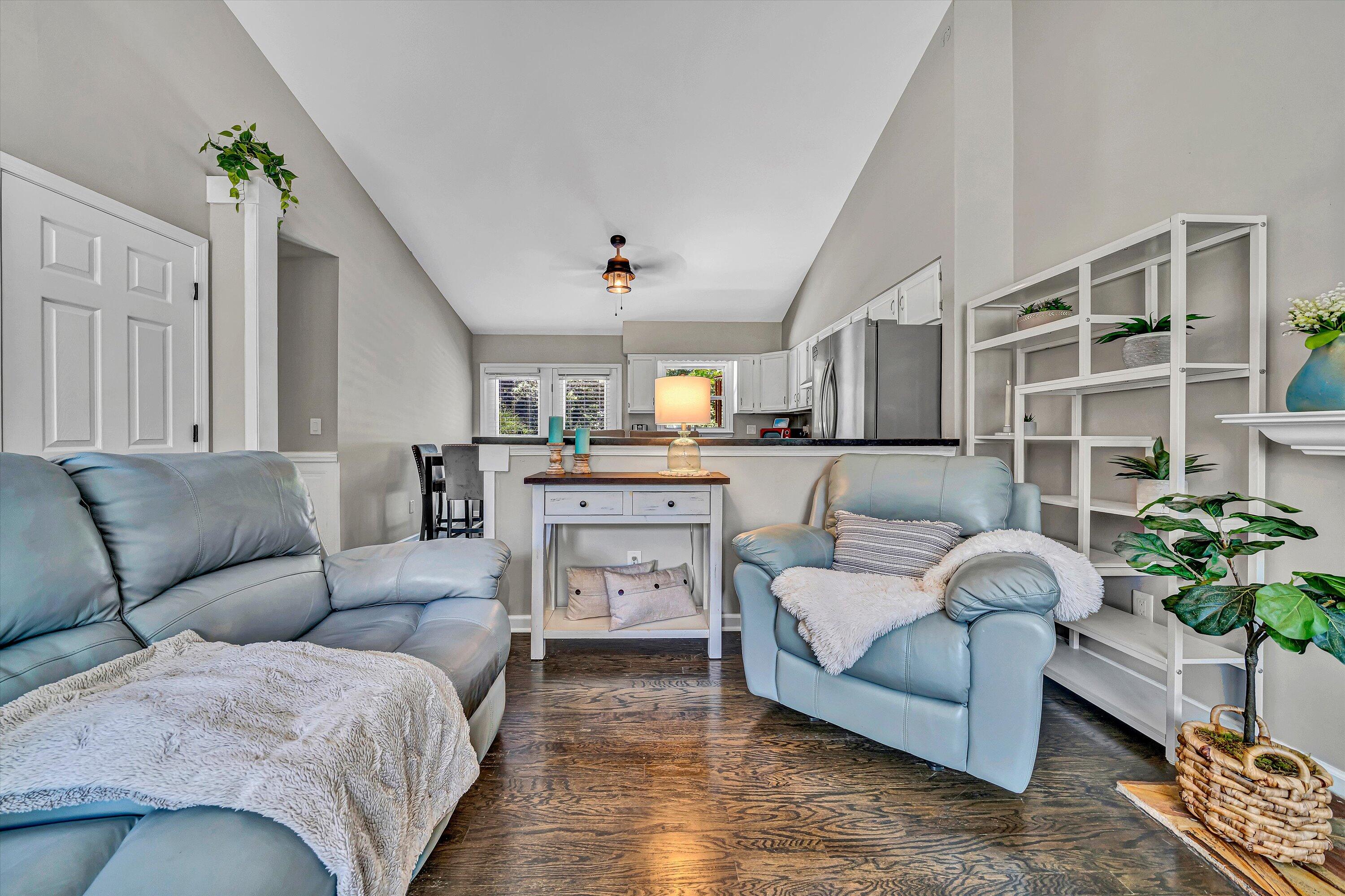 4070 Pitzer Road Roanoke, VA 24014 - Photo 5 of 25 a living room with furniture and a potted plant