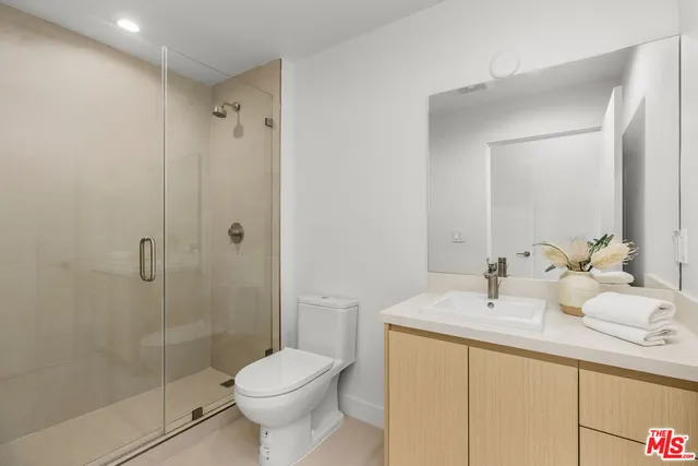 $7,950 | 3808 College Avenue, Unit 4, Culver City, CA 90232