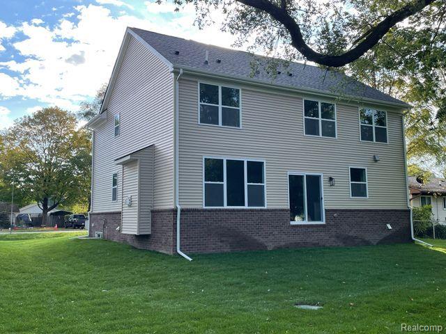 2986 Hessel Avenue Rochester Hills, MI 48307 - Photo 2 of 28