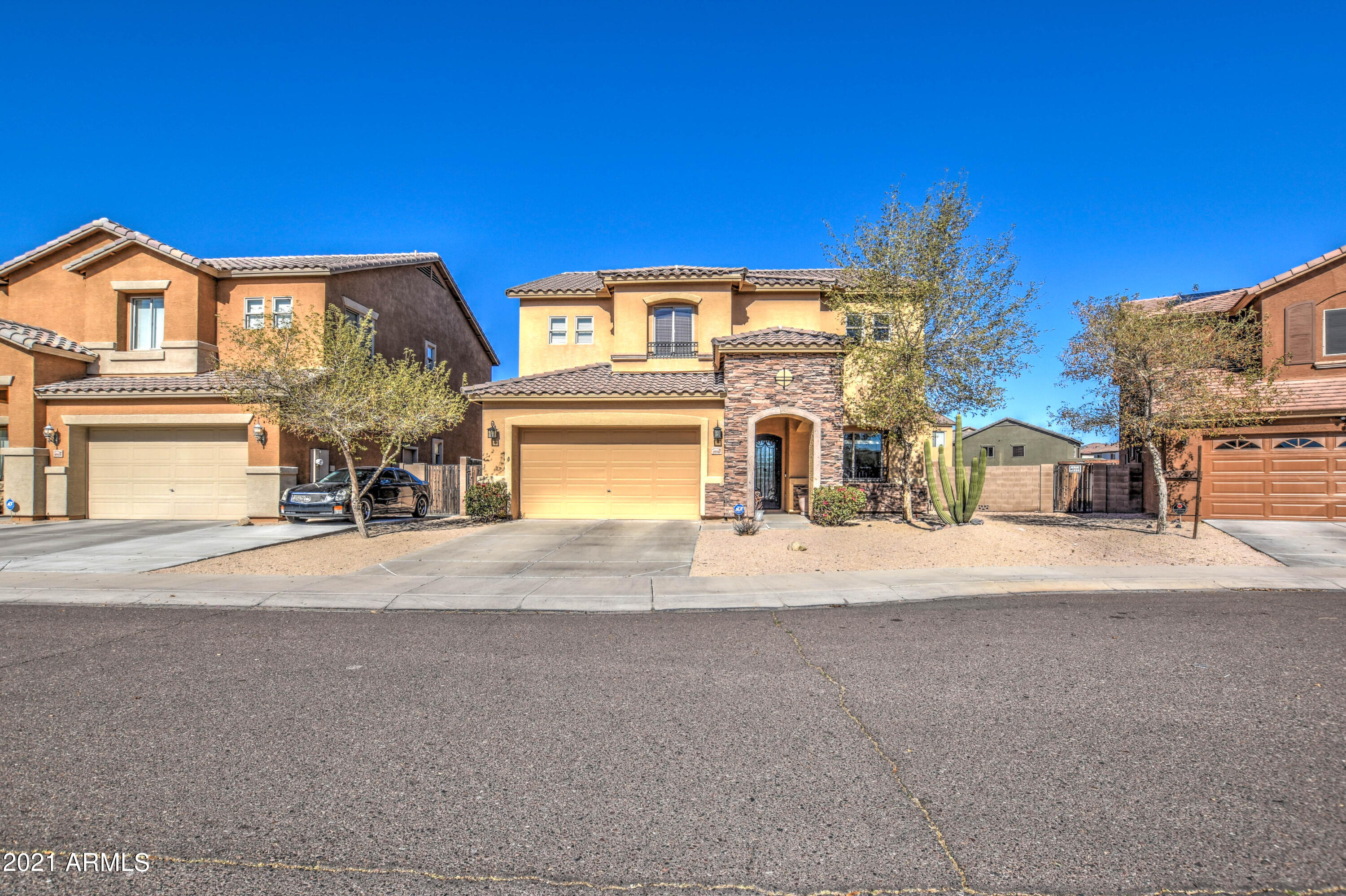 4910 West Apollo Road Laveen, AZ 85339 - Photo 1 of 28 Apollo Front 1
