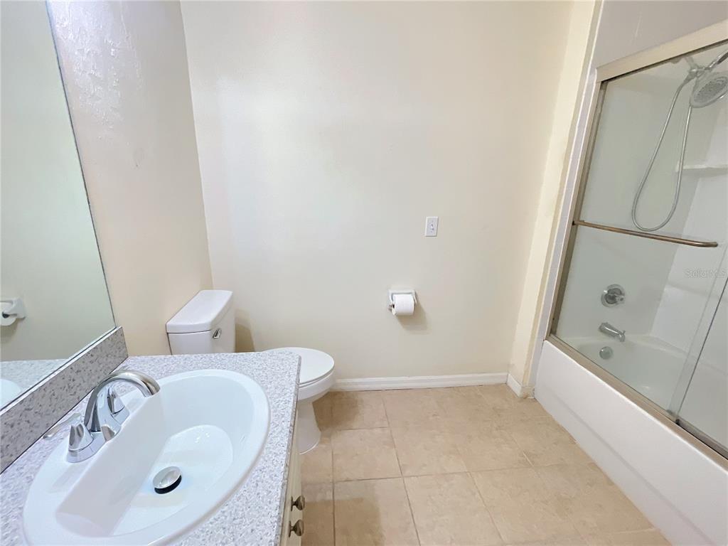1559 Northwest 29 Road, Unit 5 Gainesville, FL 32605 - Photo 20 of 33