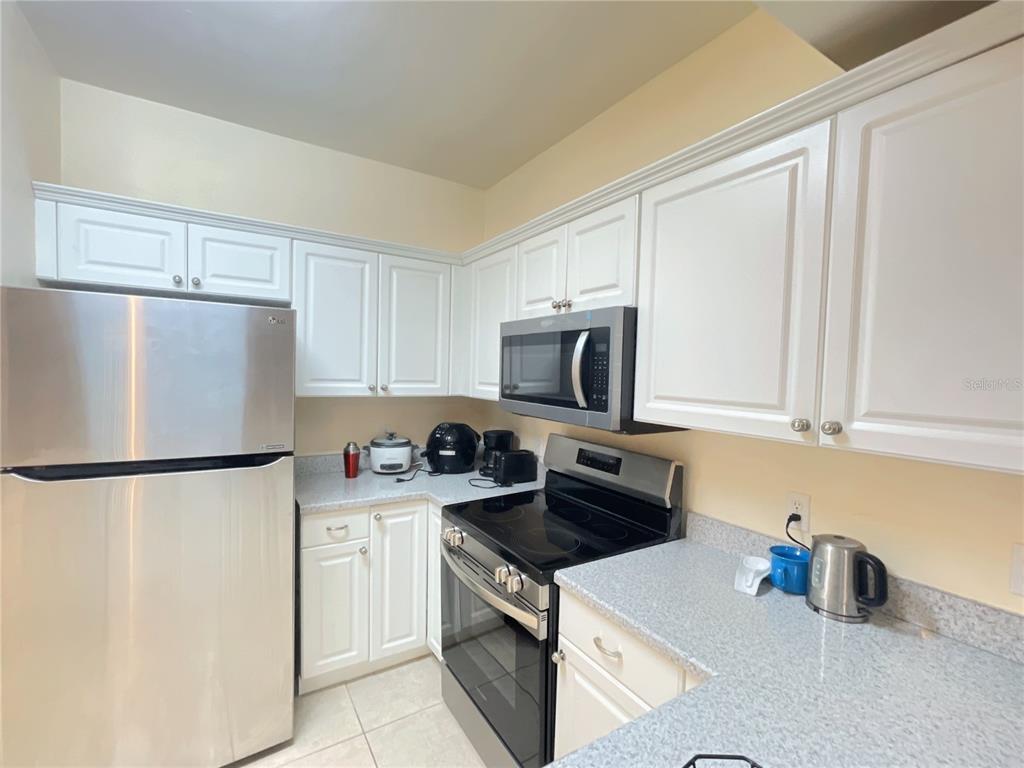 1559 Northwest 29 Road, Unit 5 Gainesville, FL 32605 - Photo 5 of 33