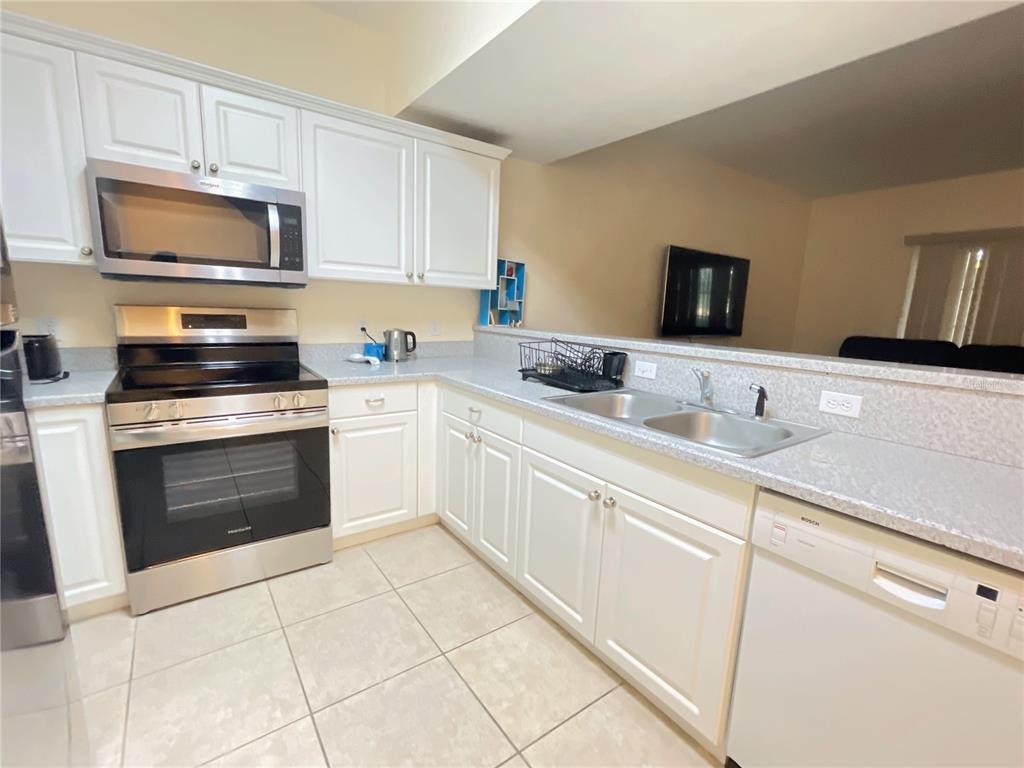 1559 Northwest 29 Road, Unit 5 Gainesville, FL 32605 - Photo 8 of 33