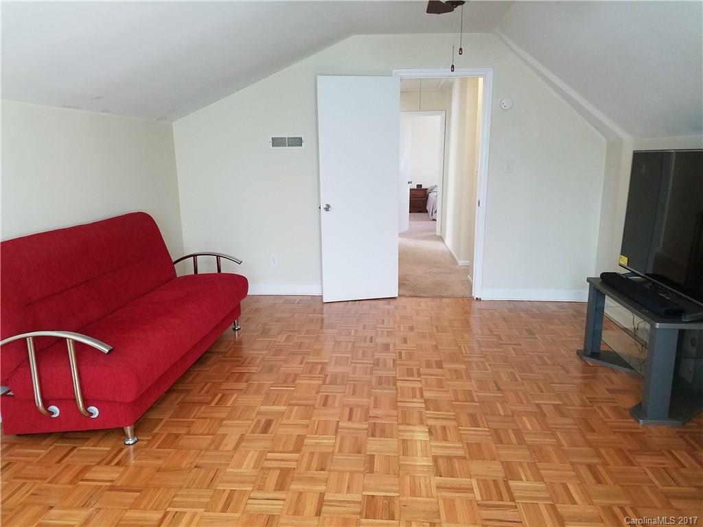 8332 Castlekeep Road, Unit 14 Charlotte, NC 28226 - Photo 17 of 22 Gallery Image 17