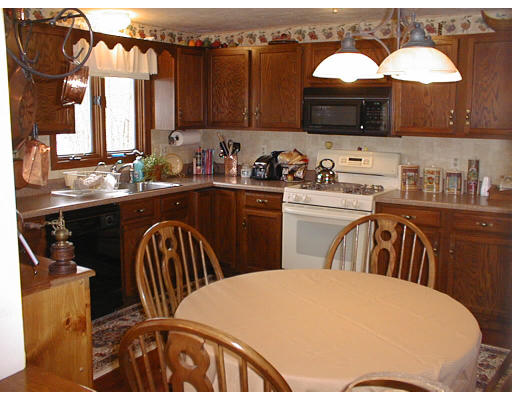 37 Old Farm Road Randolph, MA 02368 - Photo 7 of 13 Gallery Image 7