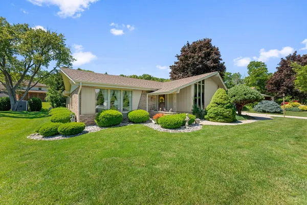 $435,000 | 4821 West Clayton Crest Avenue, Greenfield, WI 53220