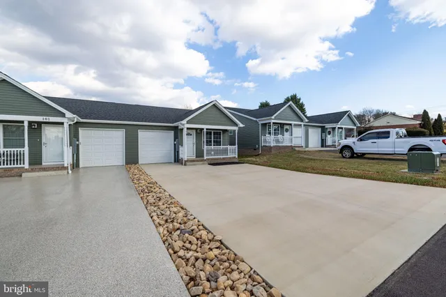 $275,000 | 103 6th Avenue, Luray, VA 22835