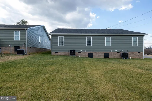 $275,000 | 103 6th Avenue, Luray, VA 22835