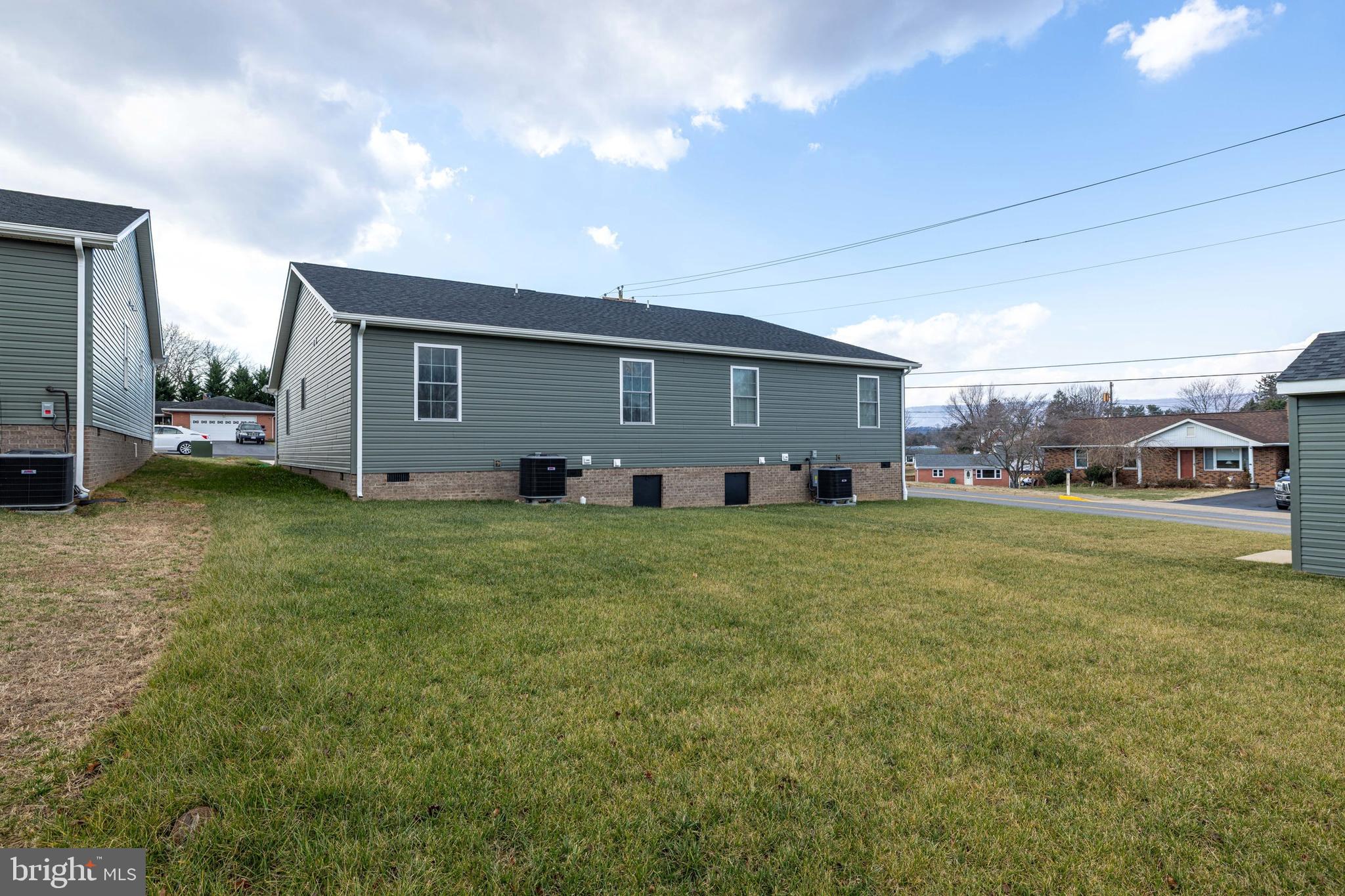 103 6th Avenue Luray, VA 22835 - Photo 39 of 58 a view of a house with backyard and garden
