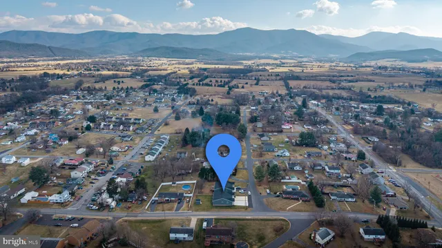 $275,000 | 103 6th Avenue, Luray, VA 22835