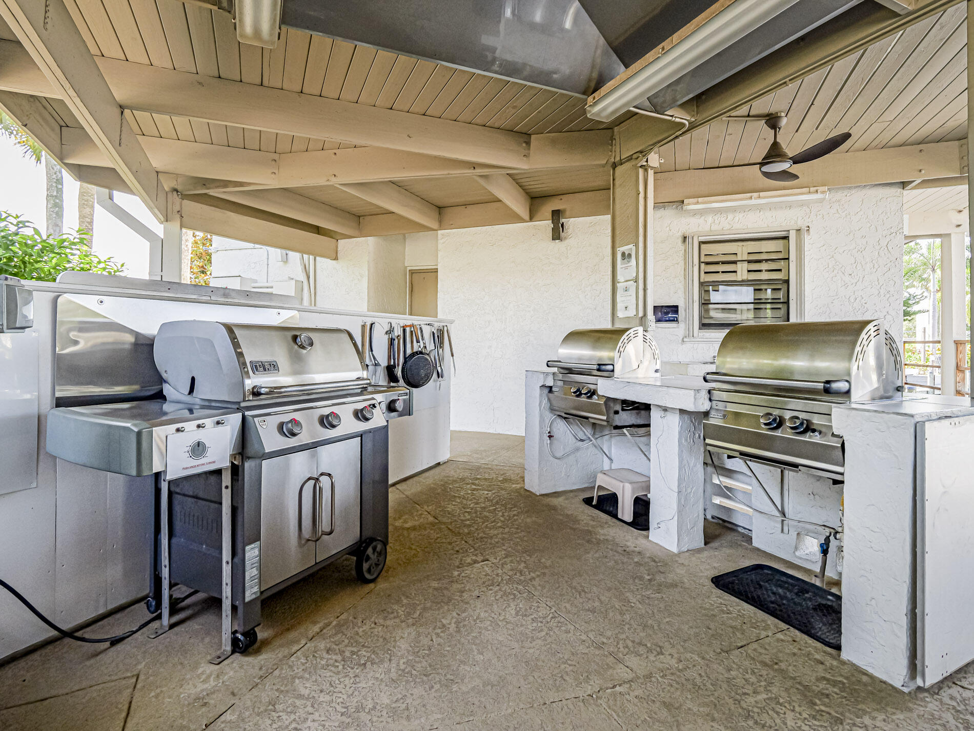 1950 Southwest Palm City Road Stuart, FL 34994 - Photo 29 of 36 Community Grills