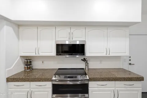 $465,000 | 1747 East Northern Avenue, Unit 140, Phoenix, AZ 85020