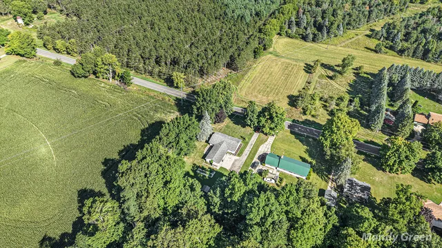 $212,999 | 1890 Coral Road Northeast, Edmore, MI 48829