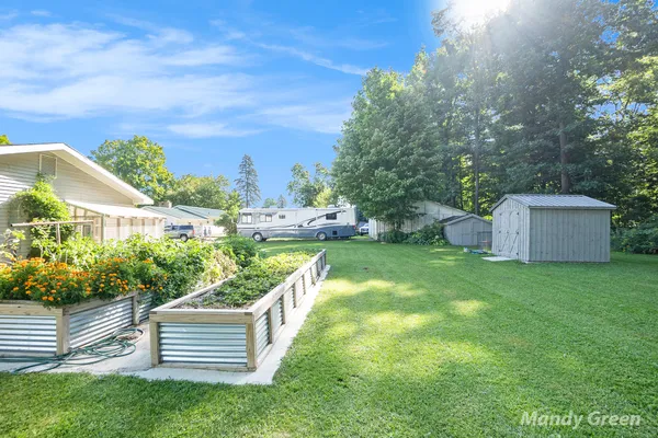 $192,000 | 1890 Coral Road Northeast, Edmore, MI 48829