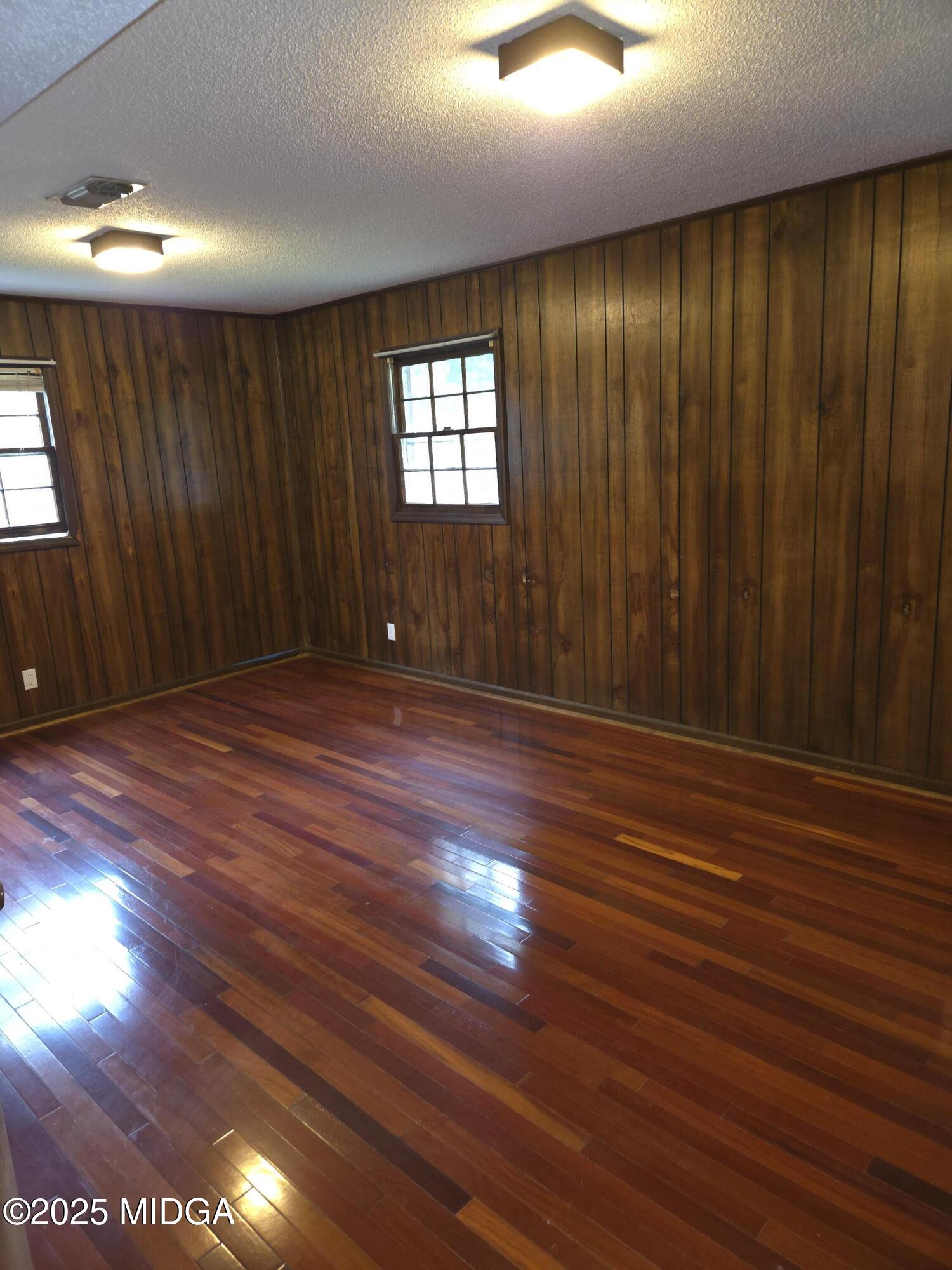 2557 Hyde Park Road Macon, GA 31211 - Photo 12 of 16 Den