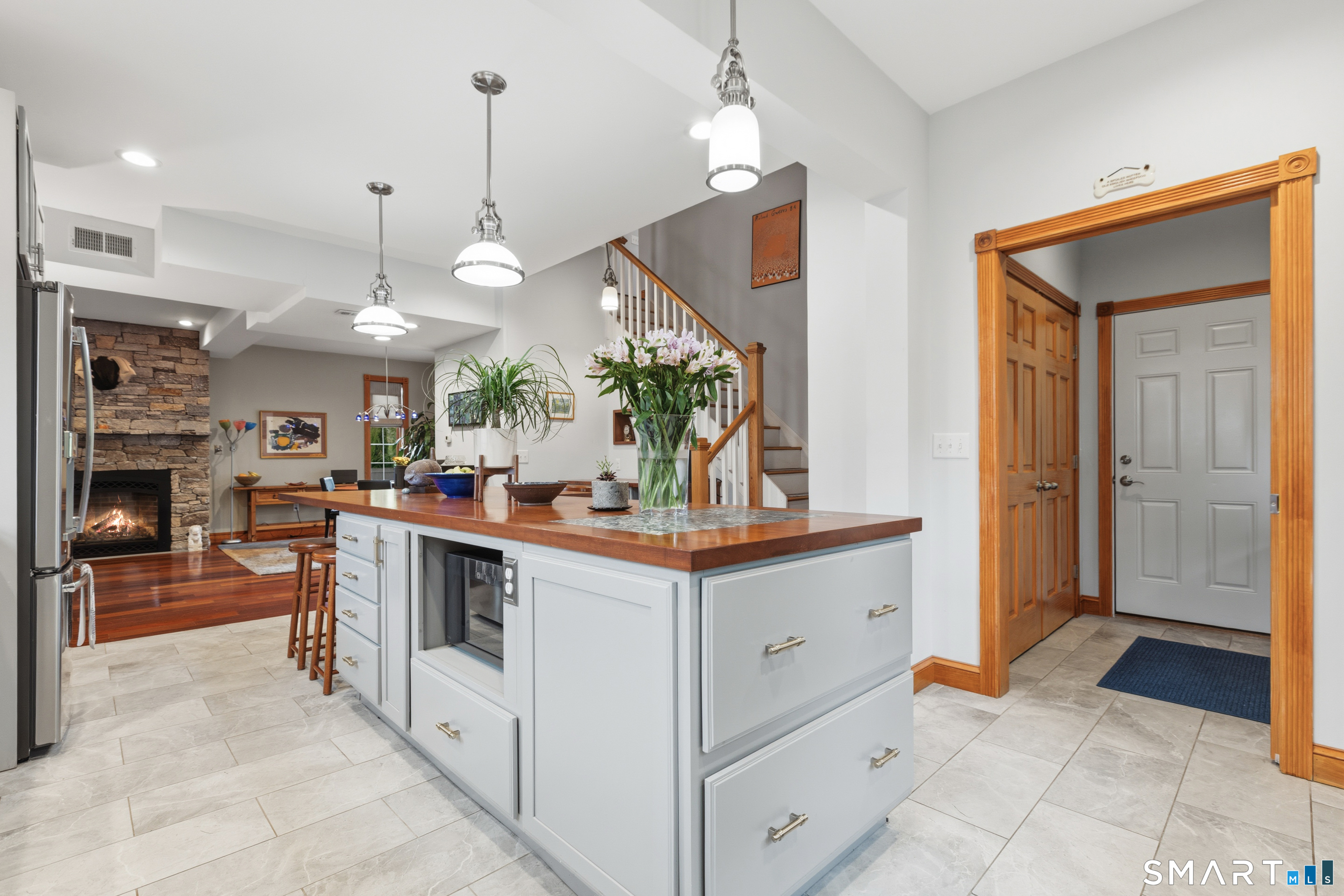 25 Brocketts Point Road Branford, CT 06405 - Photo 8 of 40