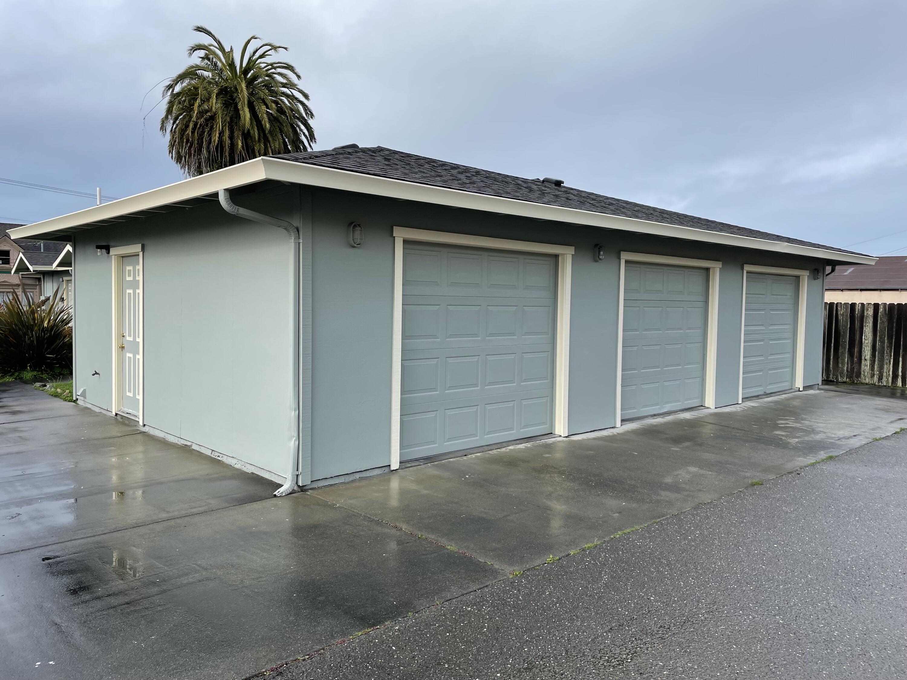1 Simpson Street Eureka, CA 95501 - Photo 5 of 7 Garages