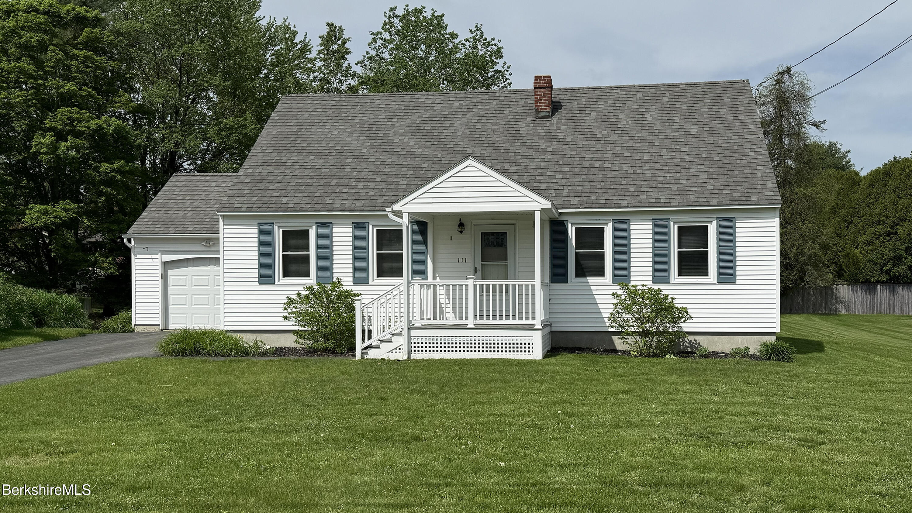 111 Oak Hill Road Pittsfield, MA 01201 - Photo 1 of 36 111 Oak Hill