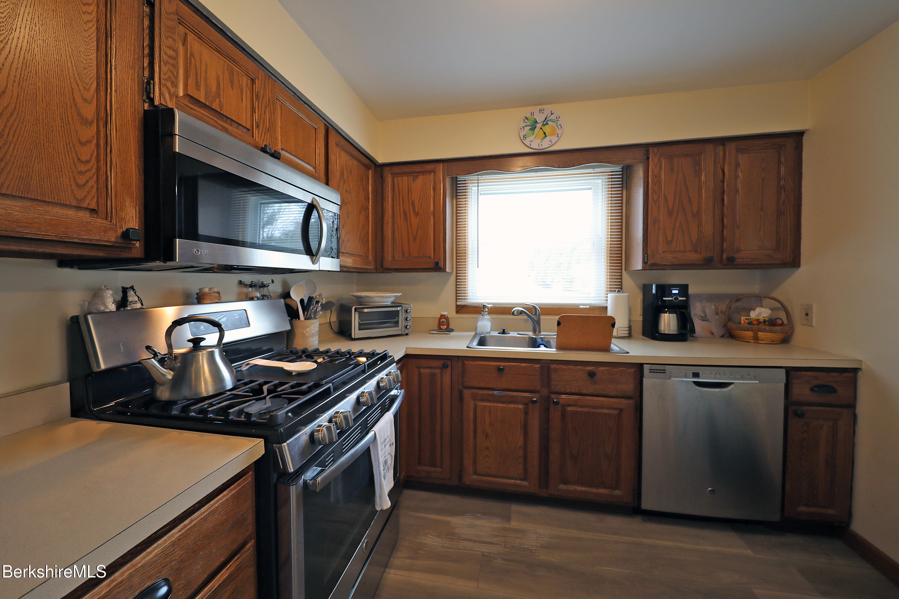 111 Oak Hill Road Pittsfield, MA 01201 - Photo 17 of 36 Kitchen