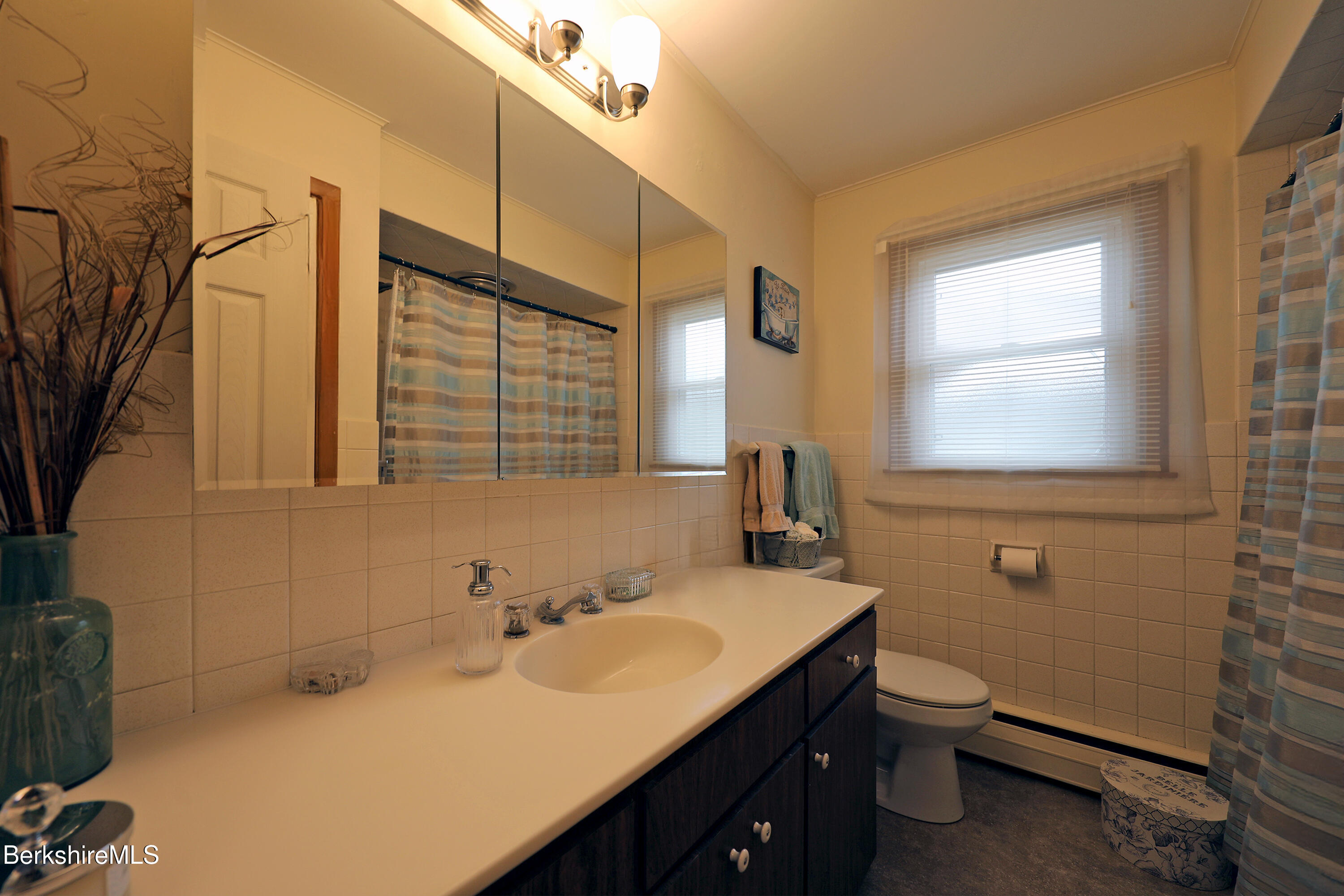 111 Oak Hill Road Pittsfield, MA 01201 - Photo 25 of 36 Main Level Full Bath