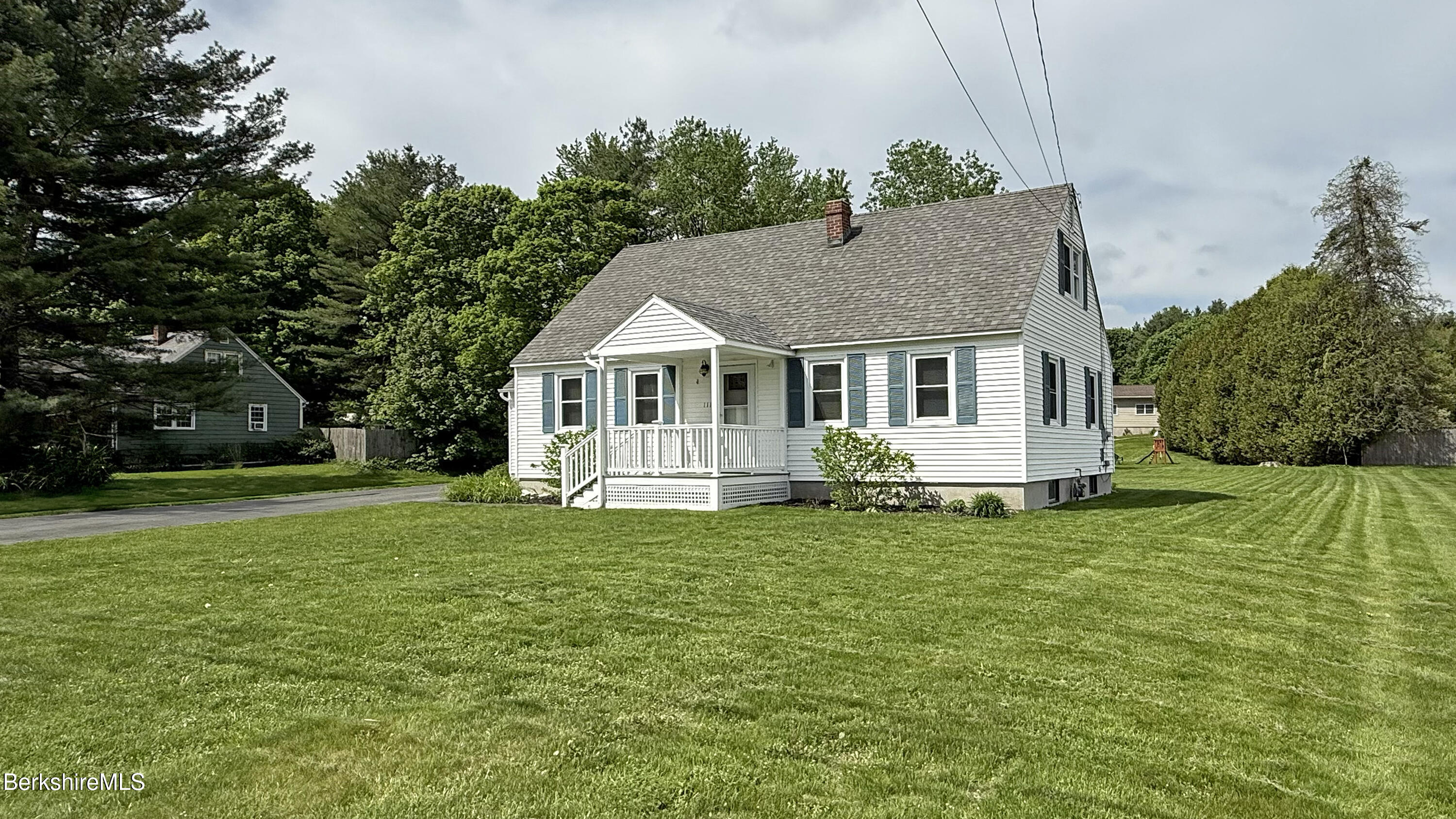 111 Oak Hill Road Pittsfield, MA 01201 - Photo 3 of 36 111 Oak Hill