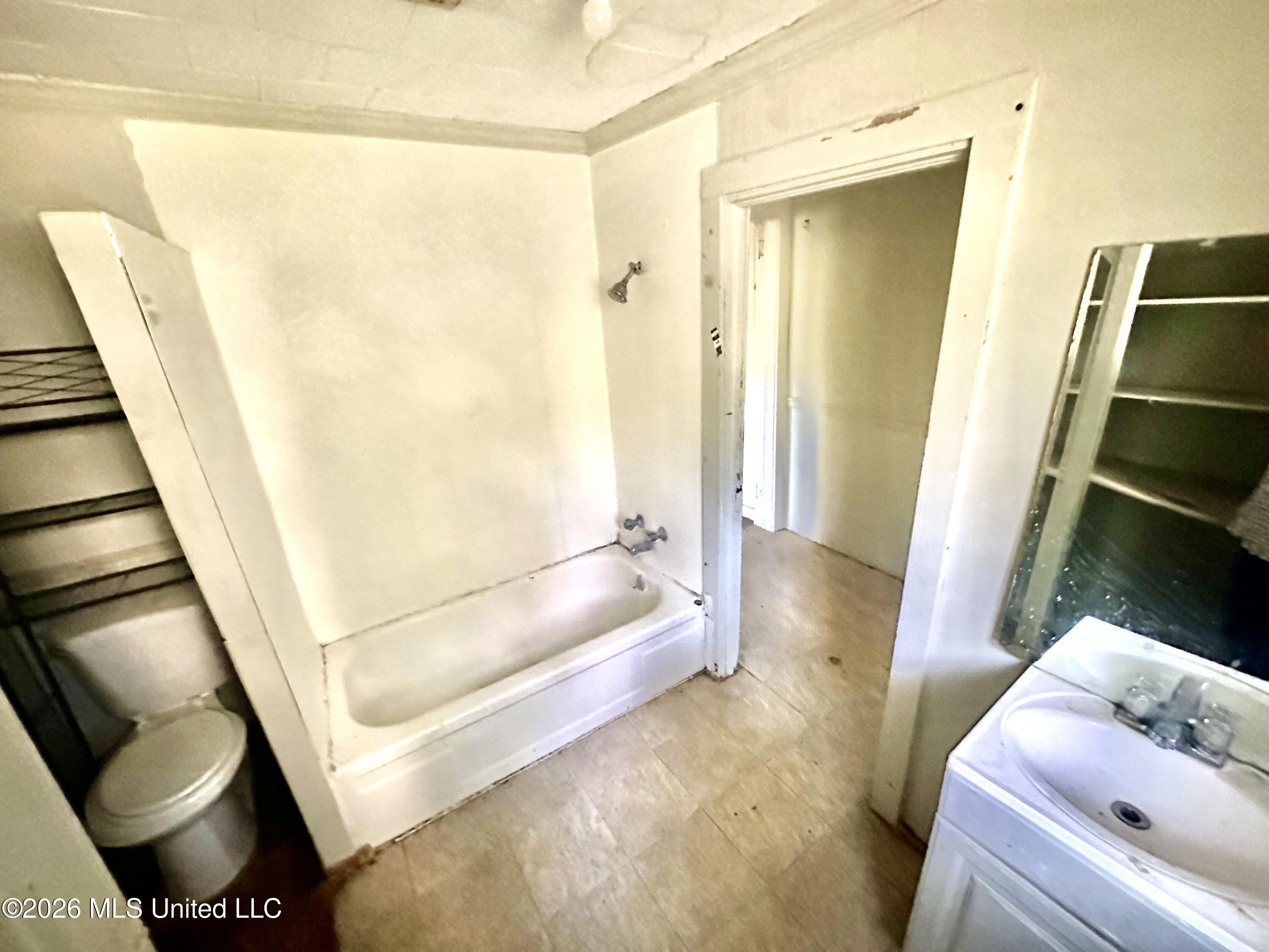 818 North Jackson Street Brookhaven, MS 39601 - Photo 8 of 19 back bathroom