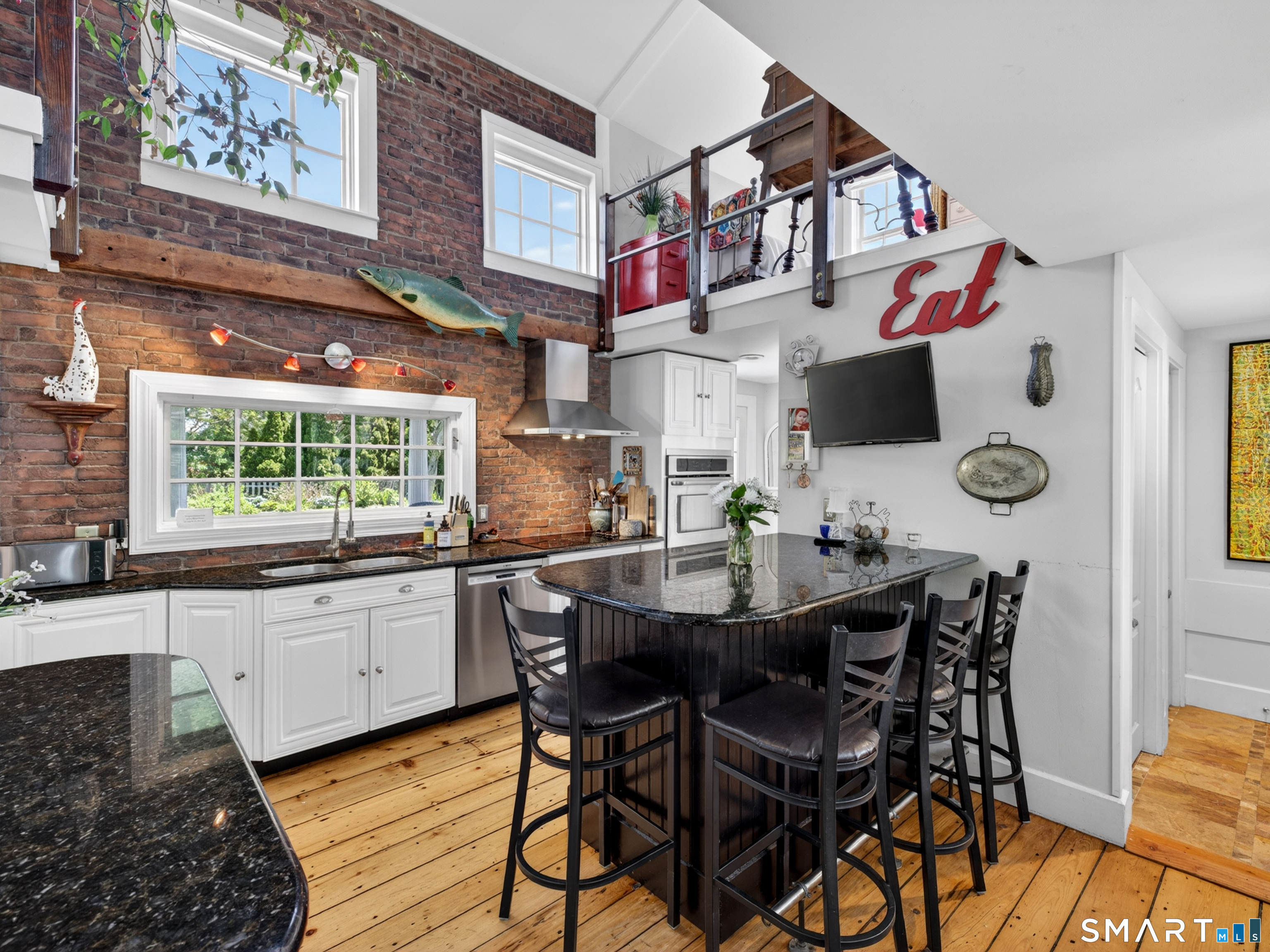 26 Pearl Street Groton, CT 06355 - Photo 7 of 40 Capt Morgan Kitchen