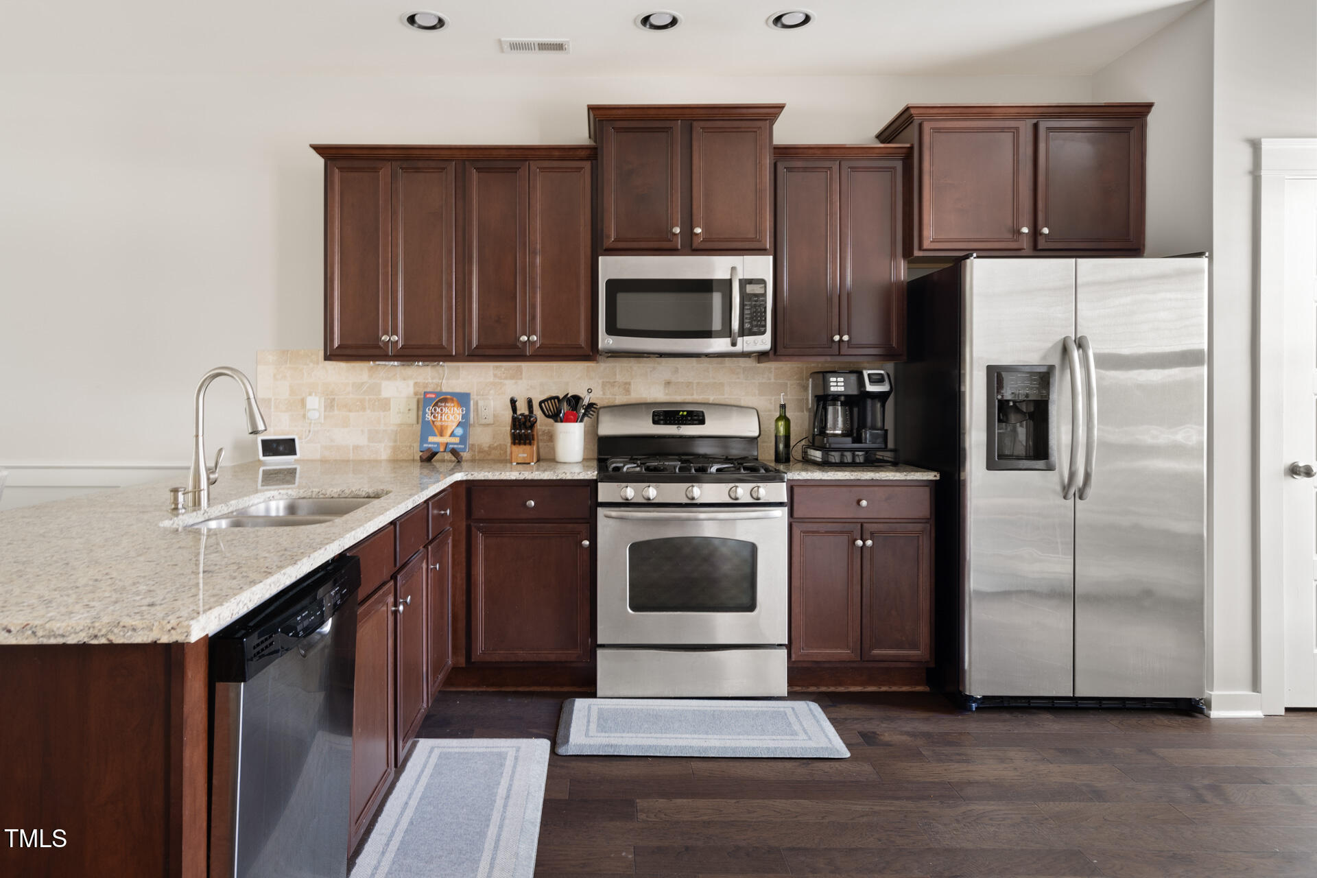 7832 Allscott Way Raleigh, NC 27612 - Photo 17 of 33 Kitchen