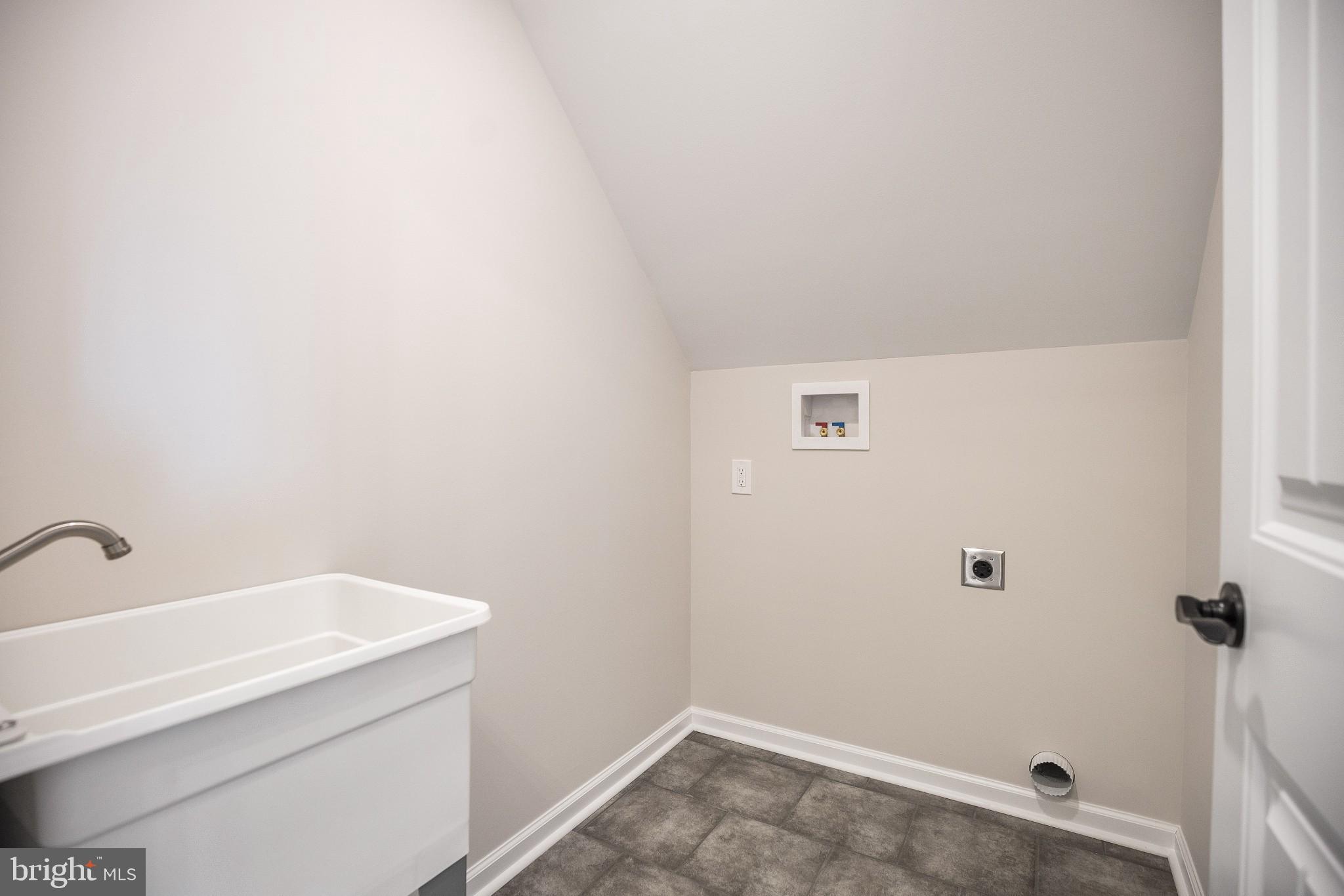 27 Great Oak Road Levittown, PA 19057 - Photo 22 of 30 Gallery Image 22