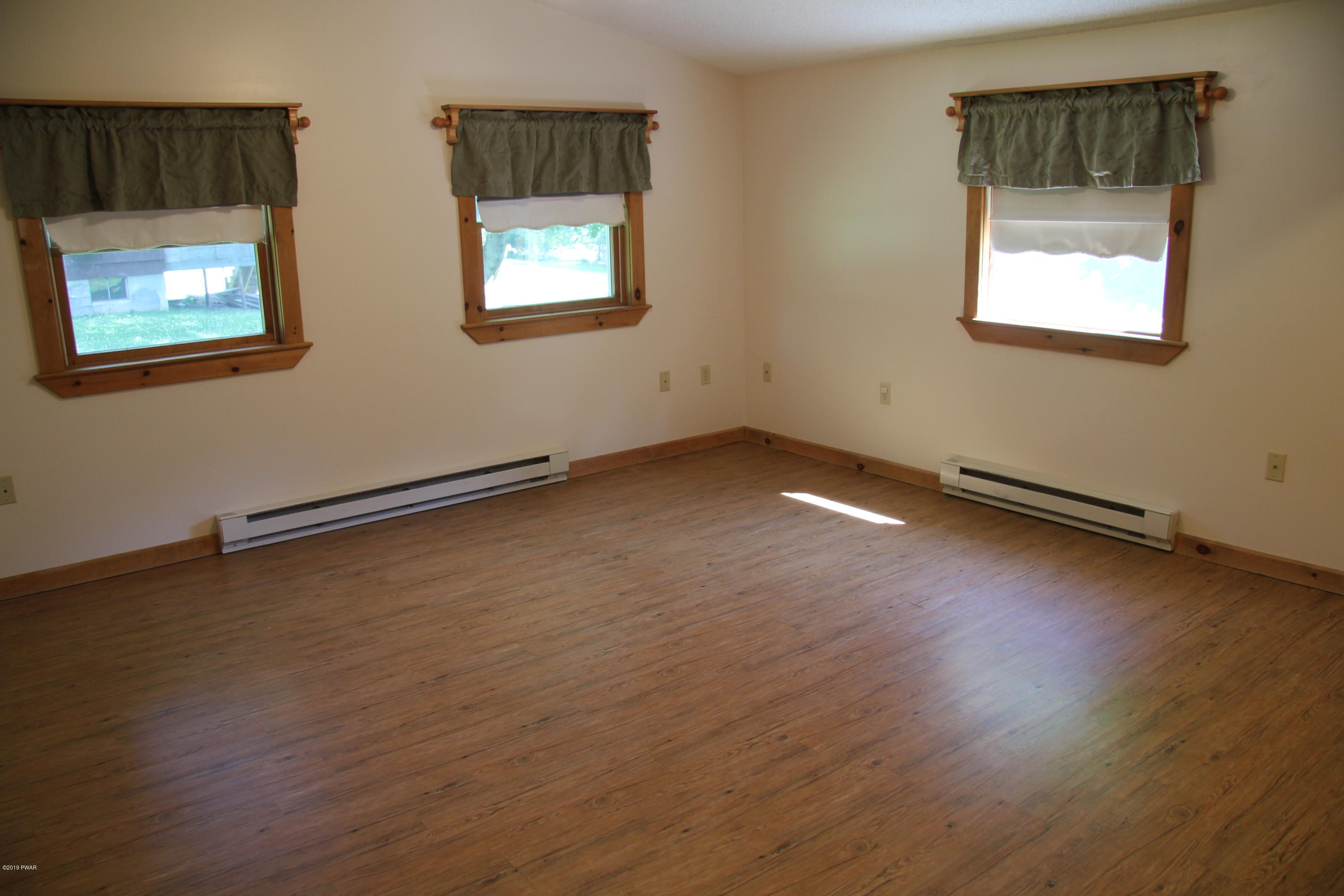 835 Long Ridge Road Hawley, PA 18428 - Photo 14 of 39