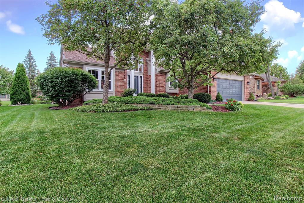 45221 Danbury Road Canton, MI 48188 - Photo 43 of 48 Gallery Image 43