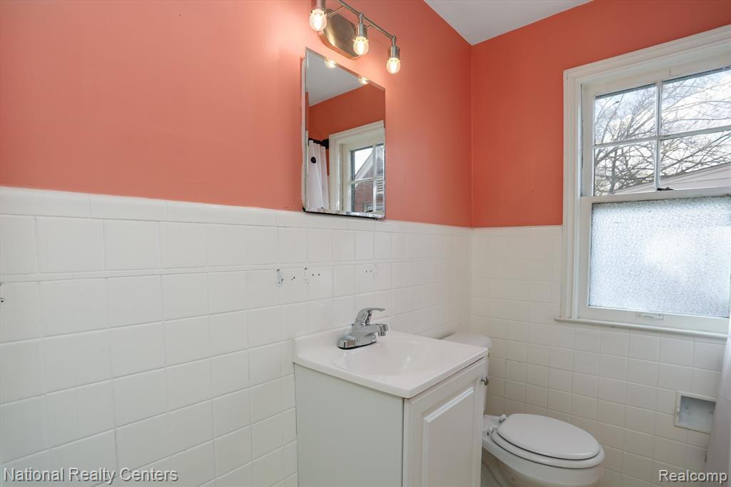 2625 Eight Mile Road Highland Park, MI 48203 - Photo 11 of 21