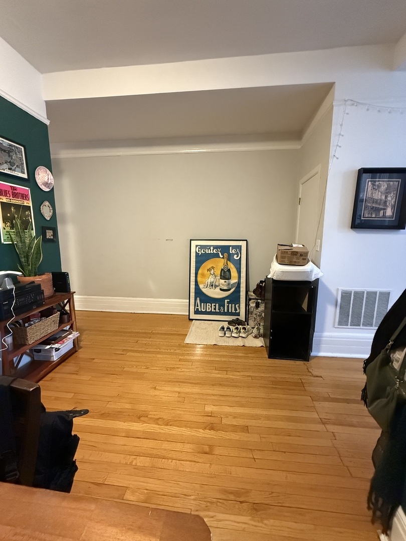 12 West Chestnut Street, Unit 2 Chicago, IL 60610 - Photo 11 of 23