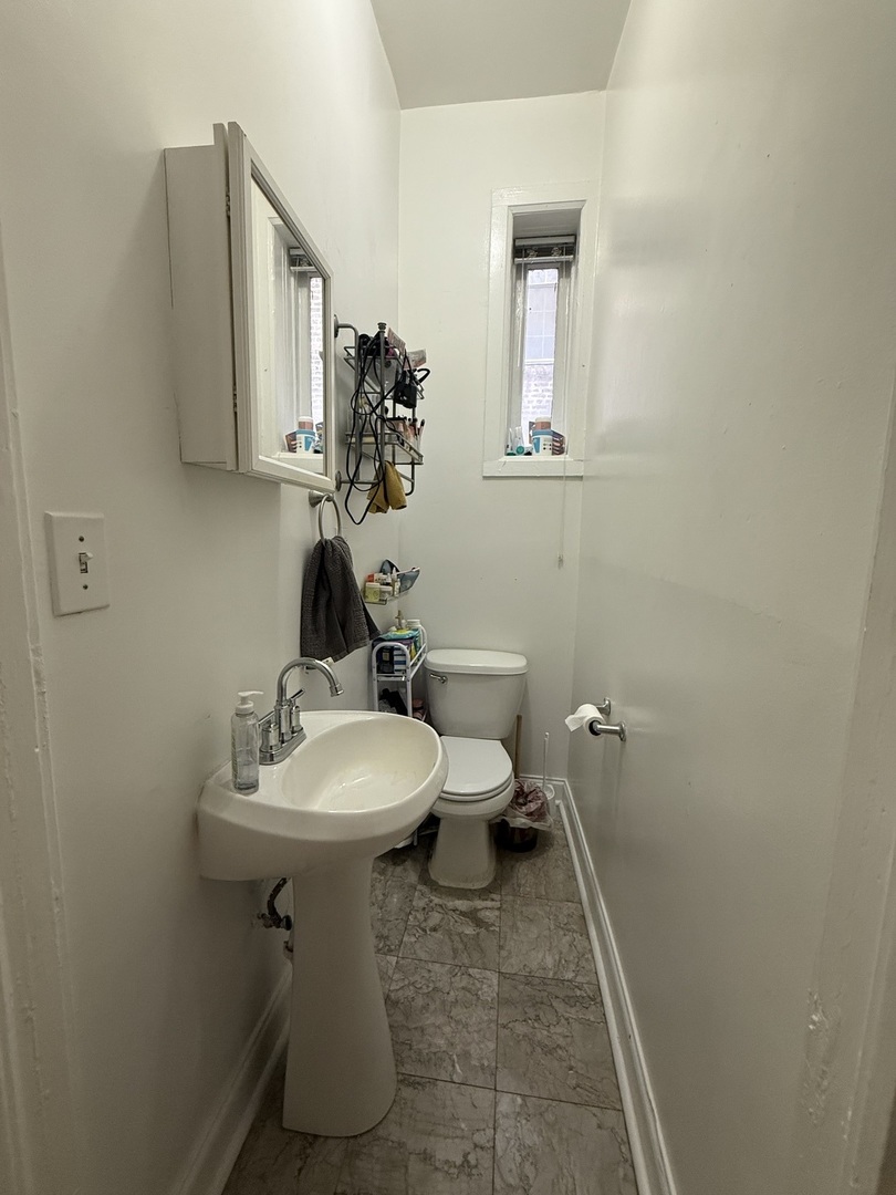 12 West Chestnut Street, Unit 2 Chicago, IL 60610 - Photo 20 of 23