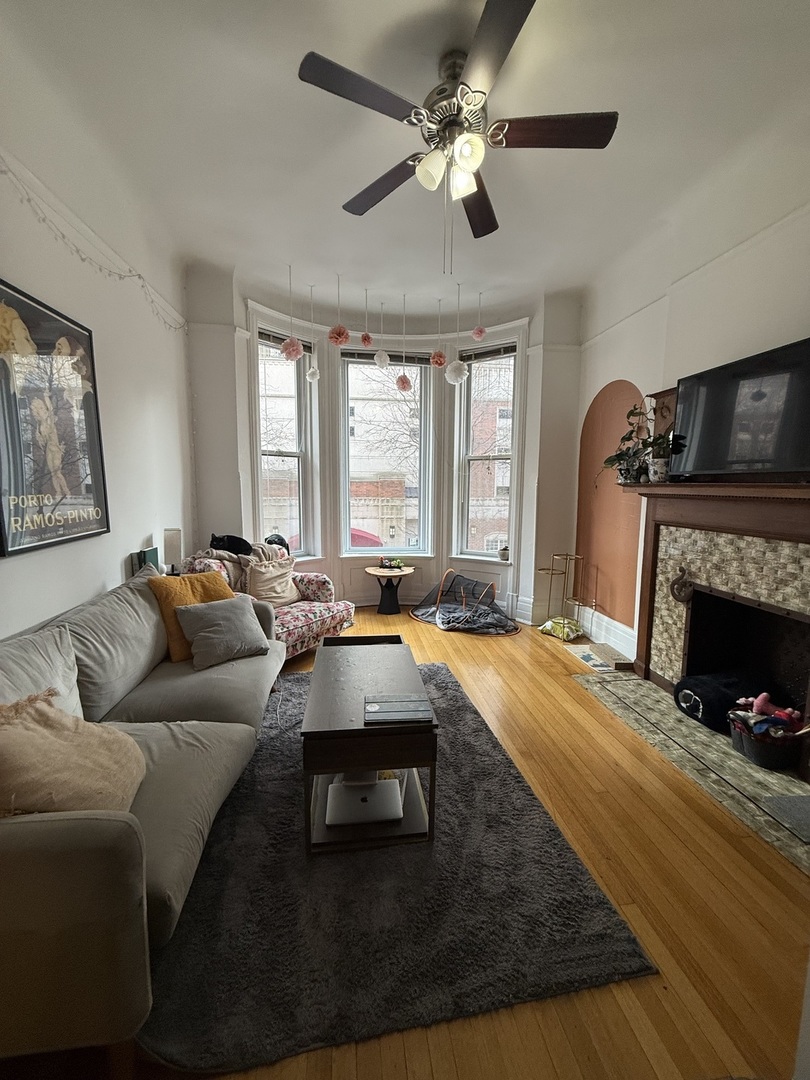 12 West Chestnut Street, Unit 2 Chicago, IL 60610 - Photo 6 of 23