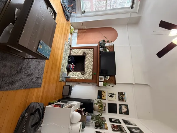 $3,450 | 12 West Chestnut Street, Unit 2, Chicago, IL 60610